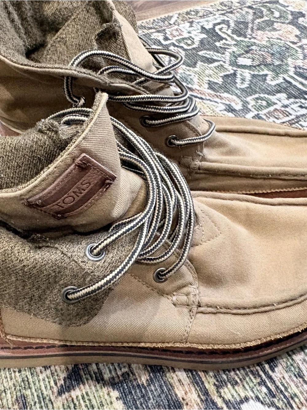 Toms Men's Fold-Down Chukka Boots in Tan and Brown